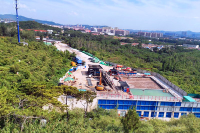 �����������ж���Ȼ�����̣��߾���-��ׯ����ɽ�ֳ��϶ζ����괩Խ����