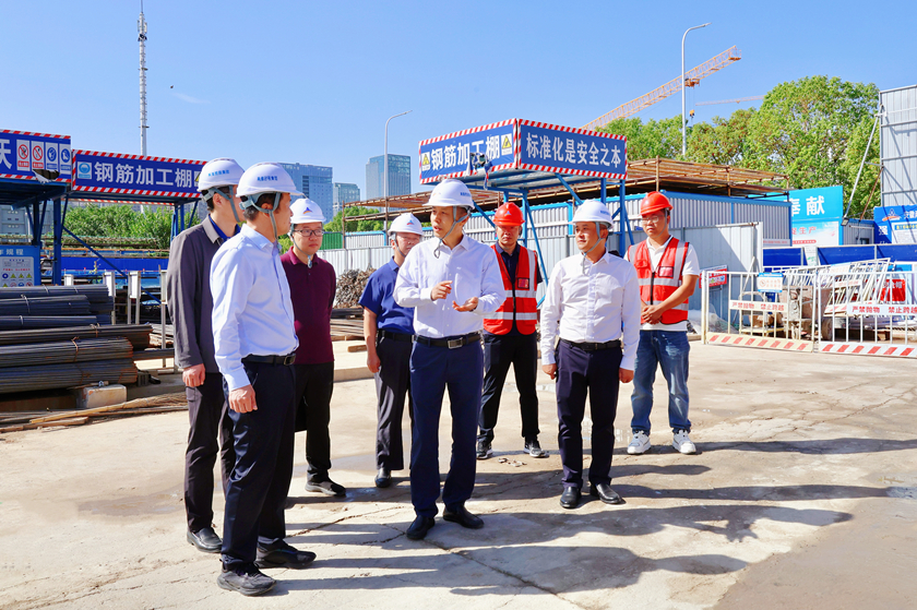 �ֵ�ί��ǡ��ֳ������������app�����عɼ�����Ŀ���ָ�����鲢ο��һ��ְ��